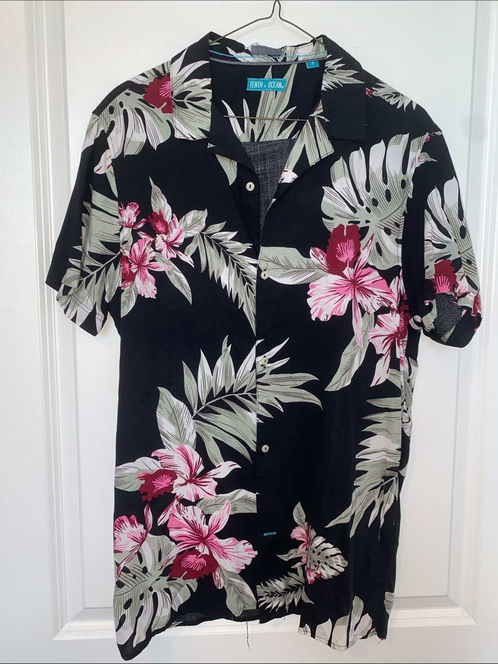 Black Floral Short-Sleeve Button-Down Shirt - Pink & Sage